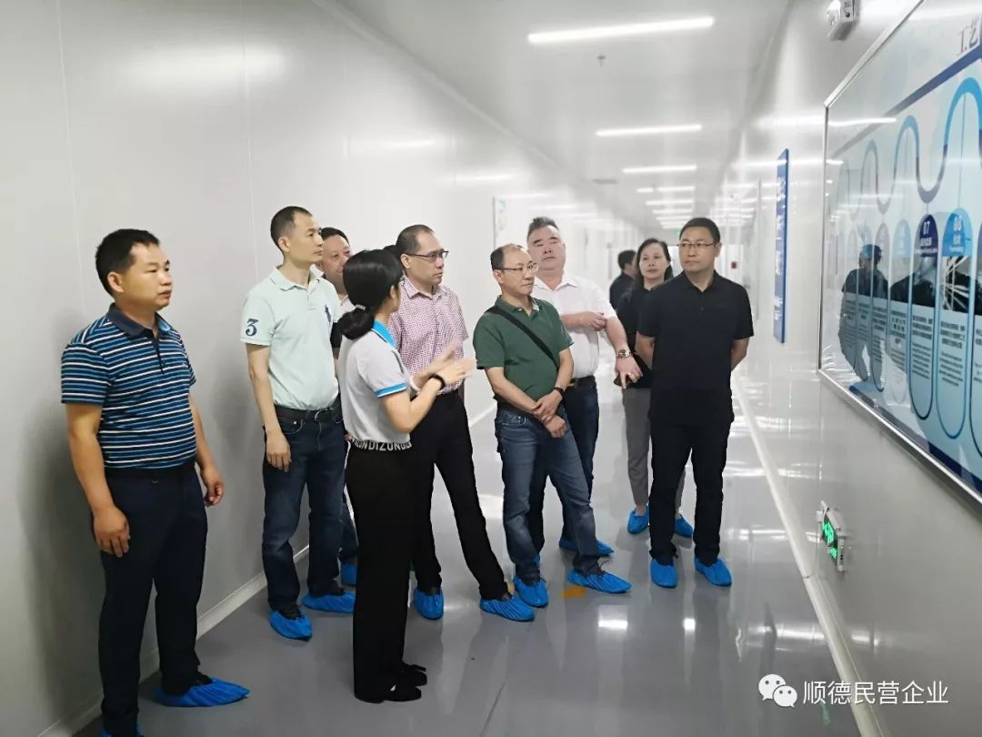 衡阳市副市长周玉梅,市政府副秘书长胡深源和市商粮局长黄建军等一行