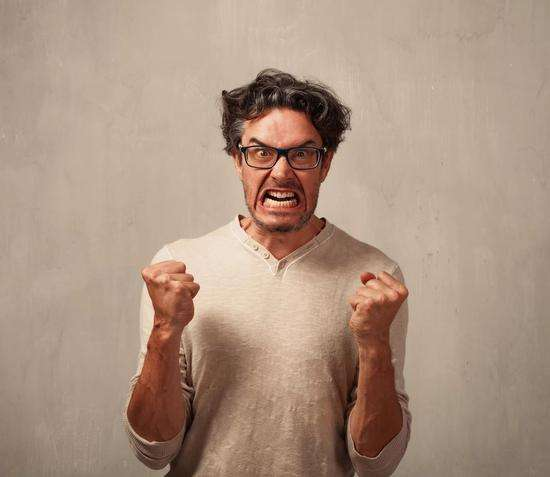 什么样八字的人性格急躁?