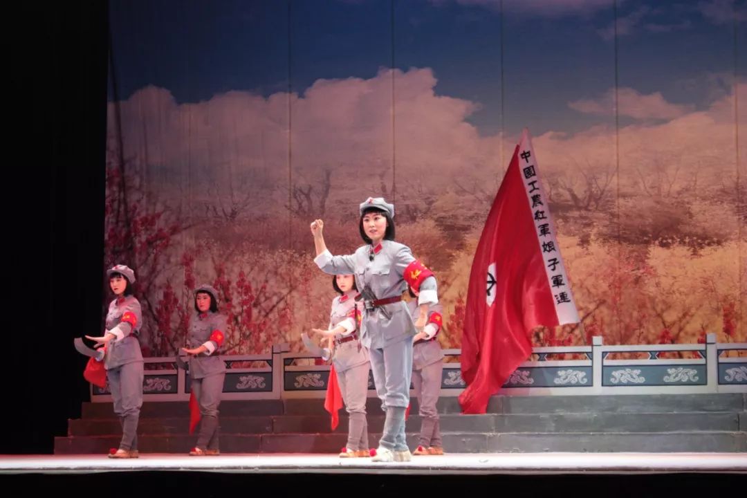 热烈庆祝建党98周年京剧唱响党旗飘扬