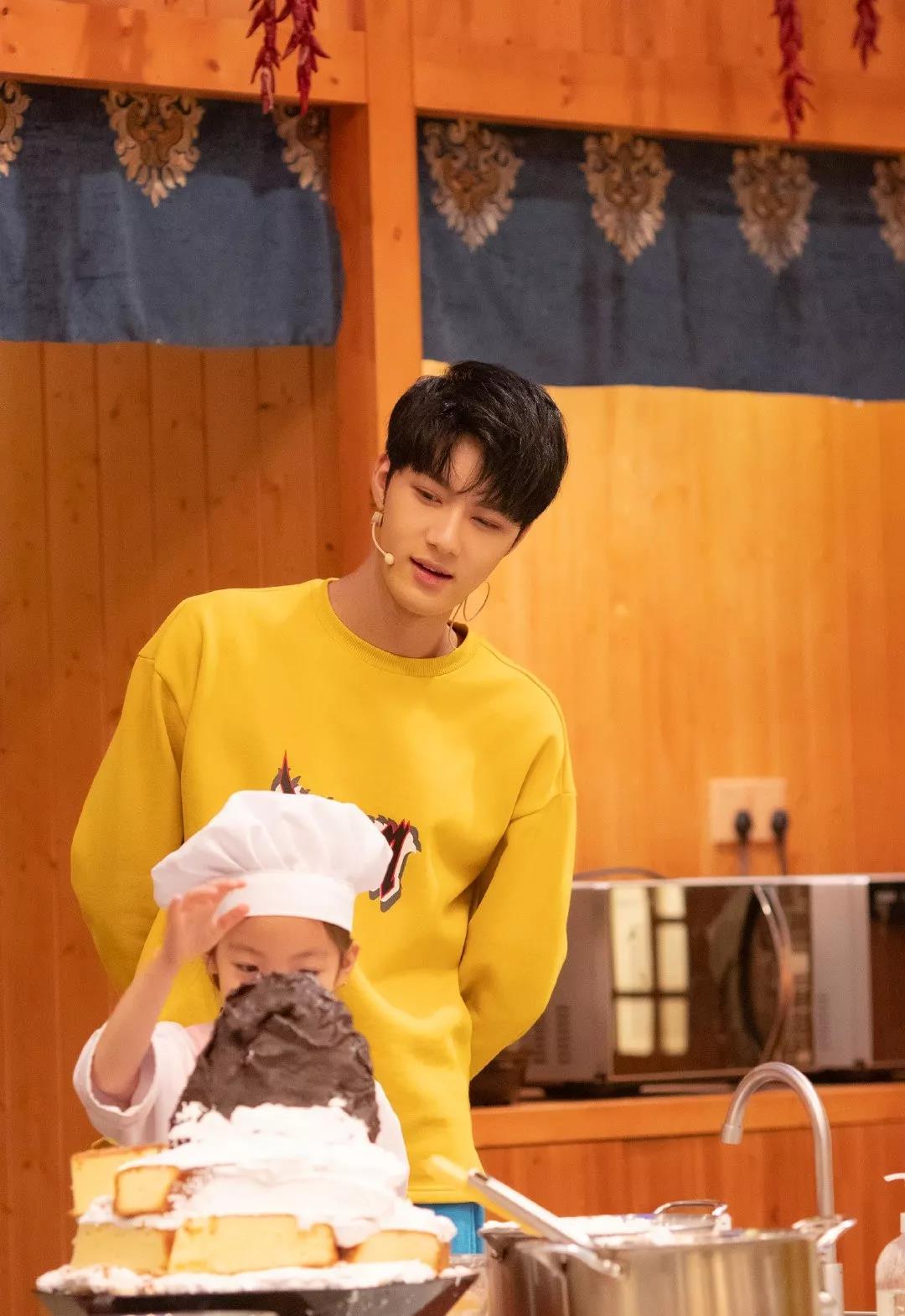 新面孔model] 陈子由受邀做客麦咭小厨高清剧照