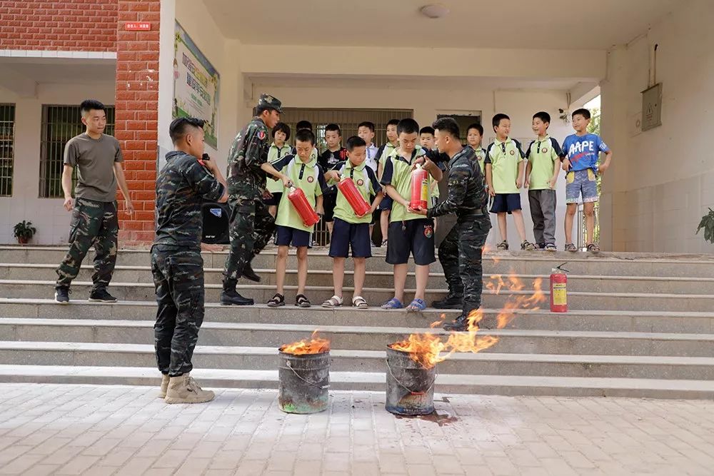 防患未"燃"| 常宁莲花小学积极开展消防演练 切实筑牢安全防线