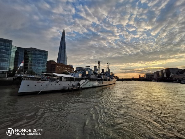 4800万像素四摄手机怎么选?荣耀20 pro夜视都清晰