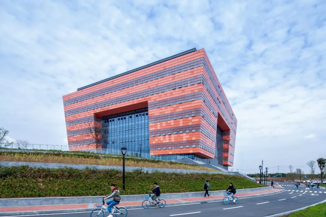 作品| 成都大学新图书馆—— 中国建筑西南设计研究院_空间