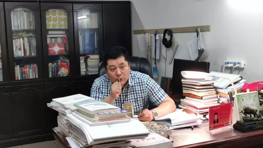 课程建设研究性学习我们在路上远东二小六年级毕业论文答辩圆满结束