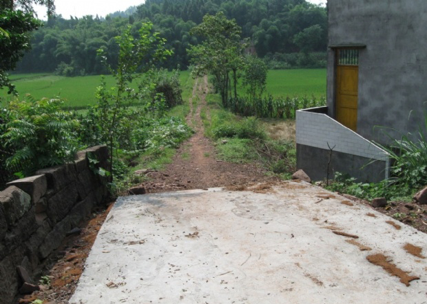 原创老人说家住剪刀房竖路正对墙家败人亡啥意思你信吗