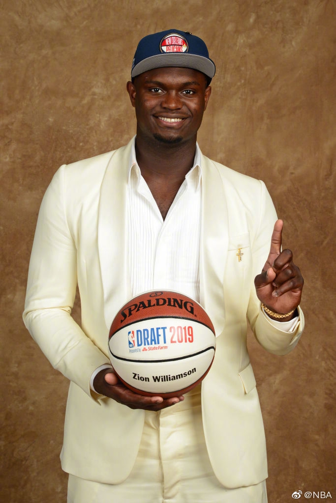 鹈鹕选的状元锡安威廉姆森