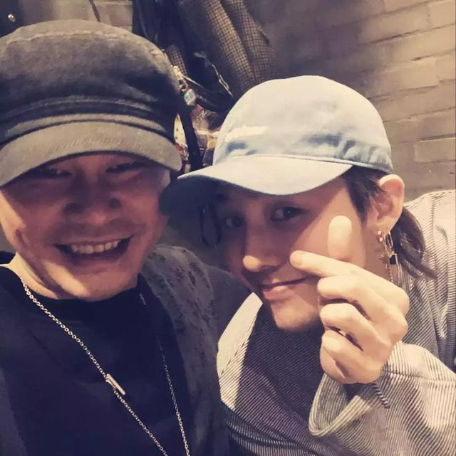 yg前社长杨贤硕节目现身喊冤委屈澄清这一切都不是事实