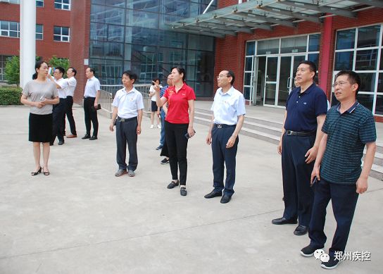 付桂荣主任一行在市疾控中心领导班子的陪同下实地参