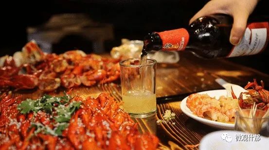 约吗小龙虾夜啤酒据说是全什邡最低价综合性价比最高的一家