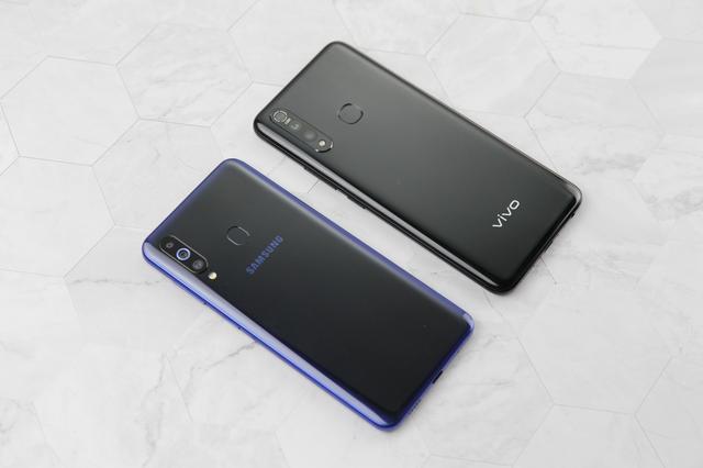 vivoz5x温控对比三星a60前者手感舒适后者能煎鸡蛋了