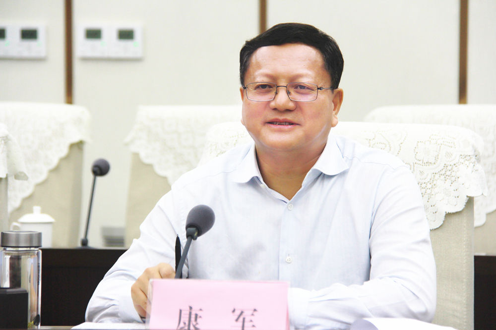 康军在秦汉新城调研重点项目建设和扫黑除恶专项斗争开展情况