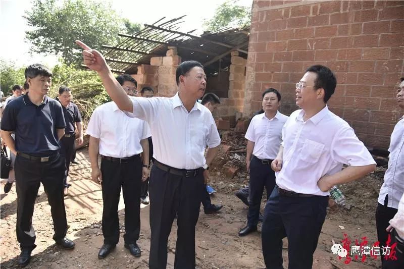 郭安在春涛镇滩头村调研时强调 强化基层组织建设 确保农村人居环境