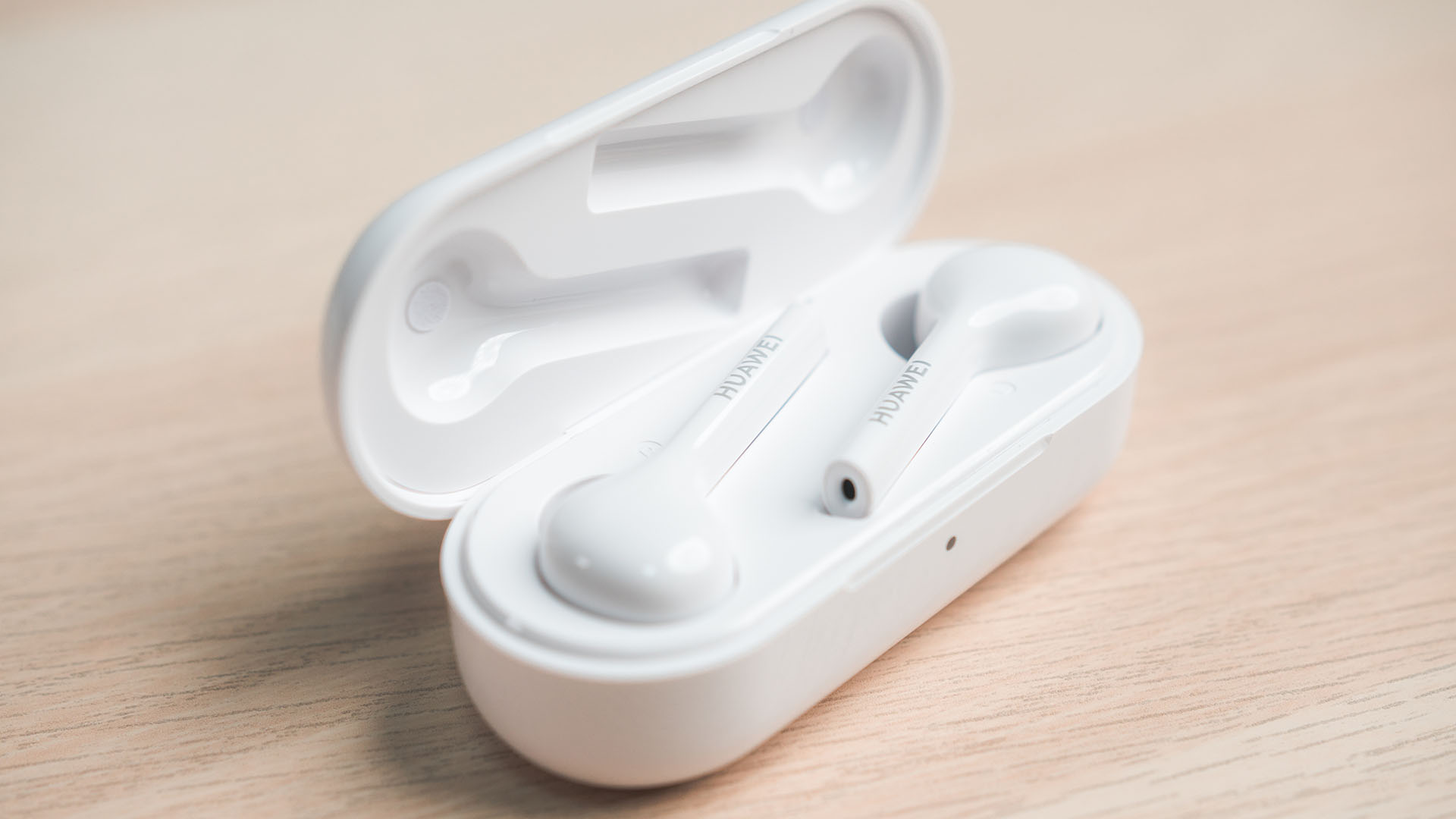 华为freebuds悦享版图赏挂在耳边的轻巧智能体验