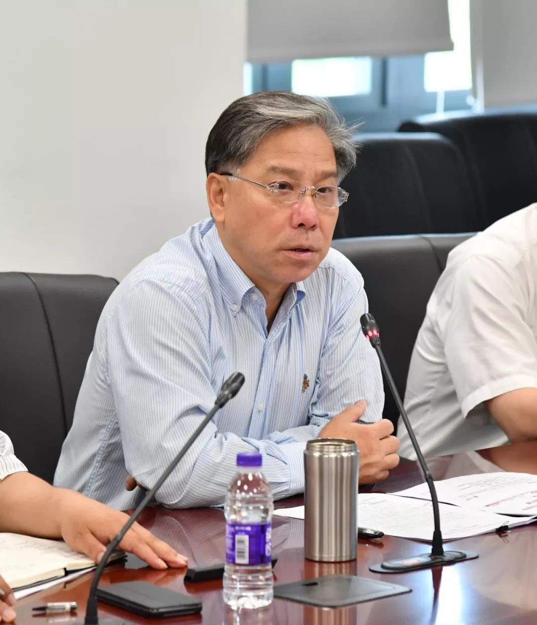 不忘初心 牢记使命-乘用车公司党委召开主题教育活动专题会_胡顺华