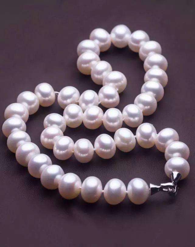 涨姿势|同样是贝类产物 为什么会出现不同色彩的珍珠~_颜色