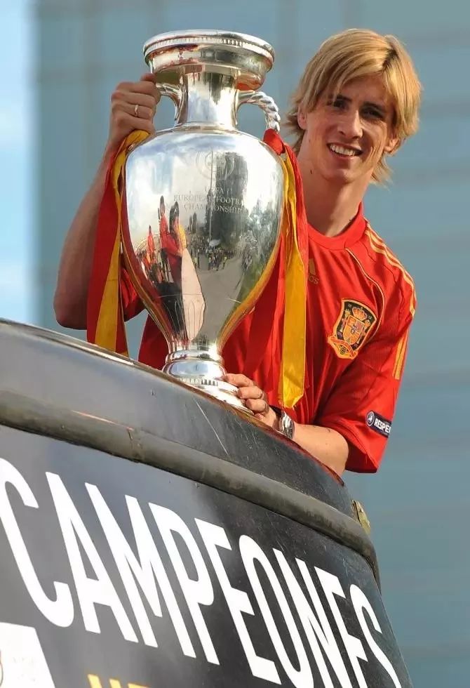 托雷斯35岁宣布挂靴,细数18年精彩荣耀_马竞