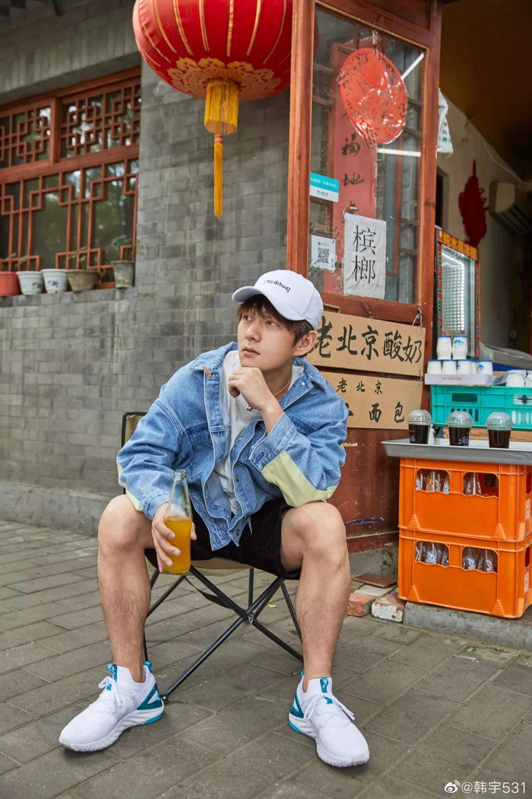 不过,作为一名球鞋编辑,真正引起我注意的并不是韩宇的小号.