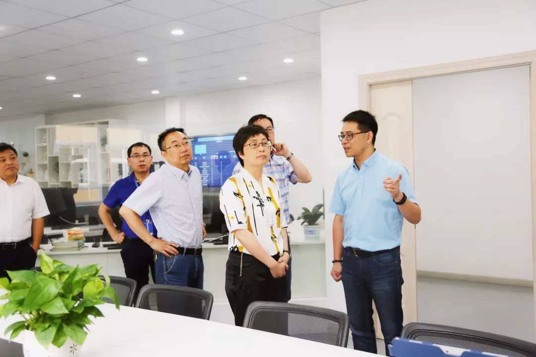 县委副书记,县长黄旭荣到我校调研办学情况_新昌