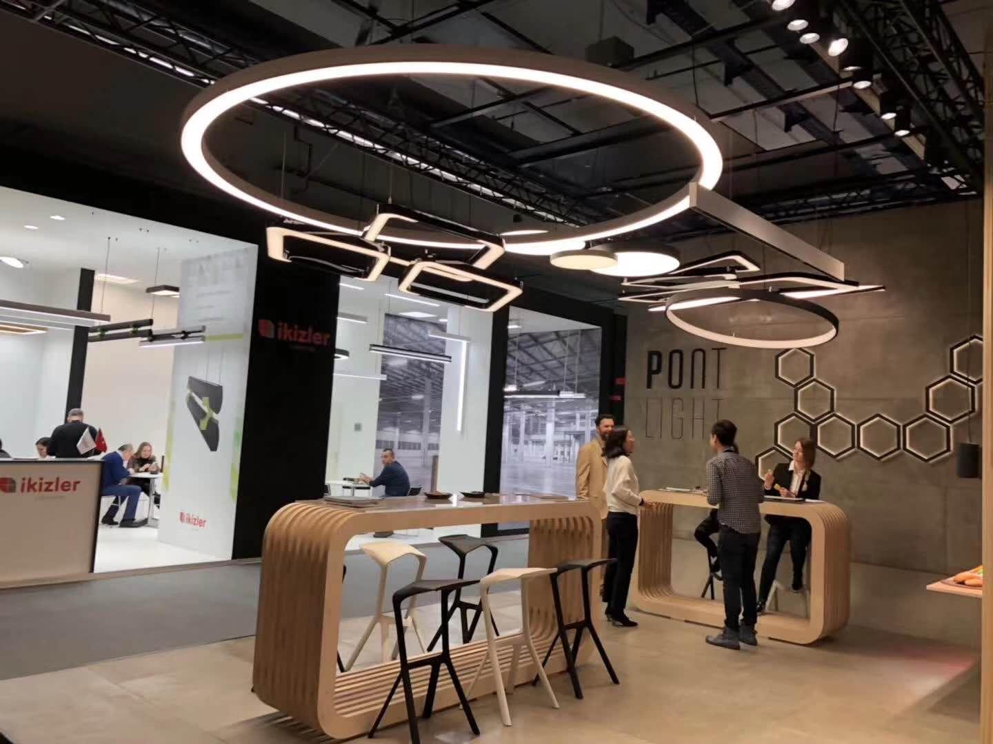 而立线形照明led线条灯灯具外壳采用铝合金拉制而成