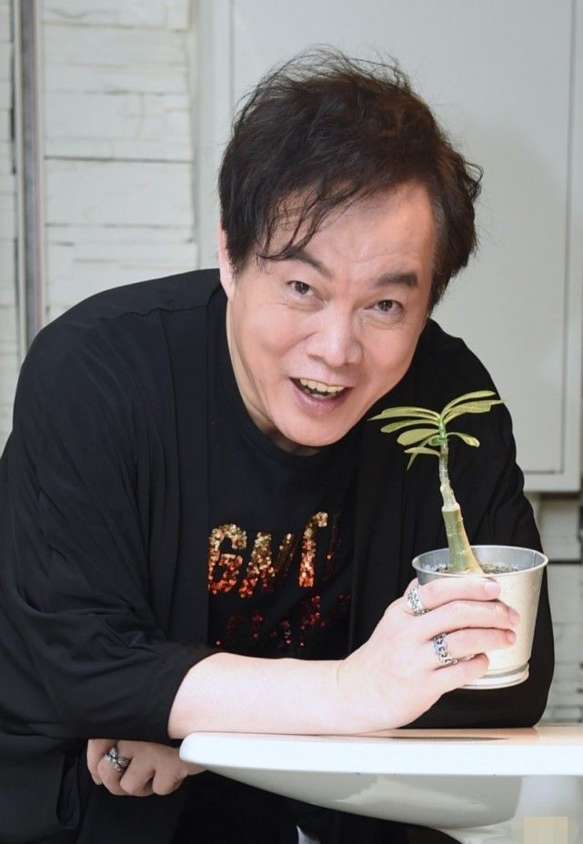 台湾男星娶小18岁杭州美女,被朋友坑骗316万,58岁为娇妻立遗嘱_康康