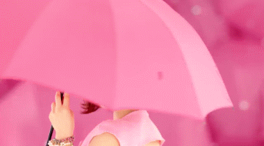 集于一身的防晒雨伞,你需要的是一把既防雨又防紫外线不要以为下雨天