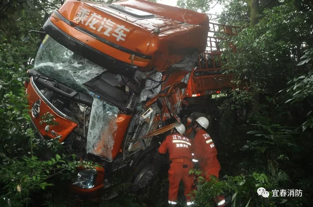 宜春发生多起交通事故,一三轮车主被压车轮下