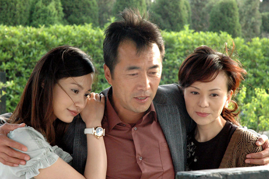 年幼时抛弃我的妈妈,在我成年后被继父一家抛弃