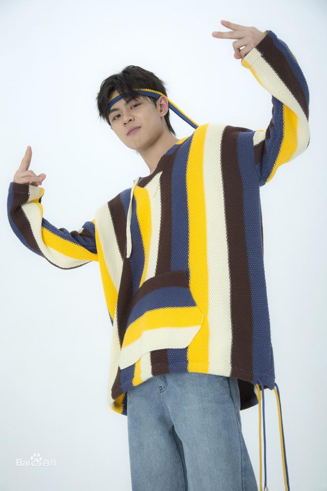 王晨艺电视综艺首秀神奇的汉字以舞蹈为语言以肢体为画笔