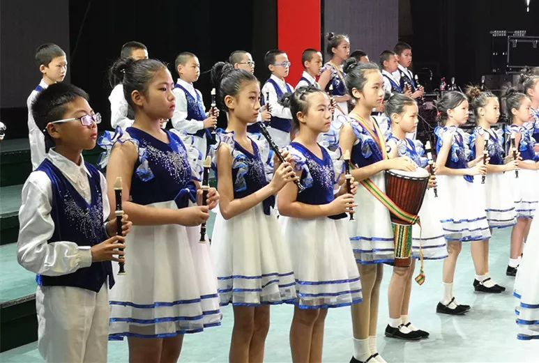用音乐装点童年钱塘小学竖笛队参加哈市中小集体器乐比赛纪实