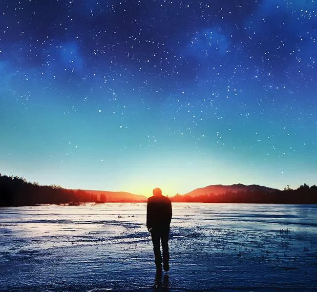 朗诵女人因优秀而孤独男人因孤独而优秀深度好文