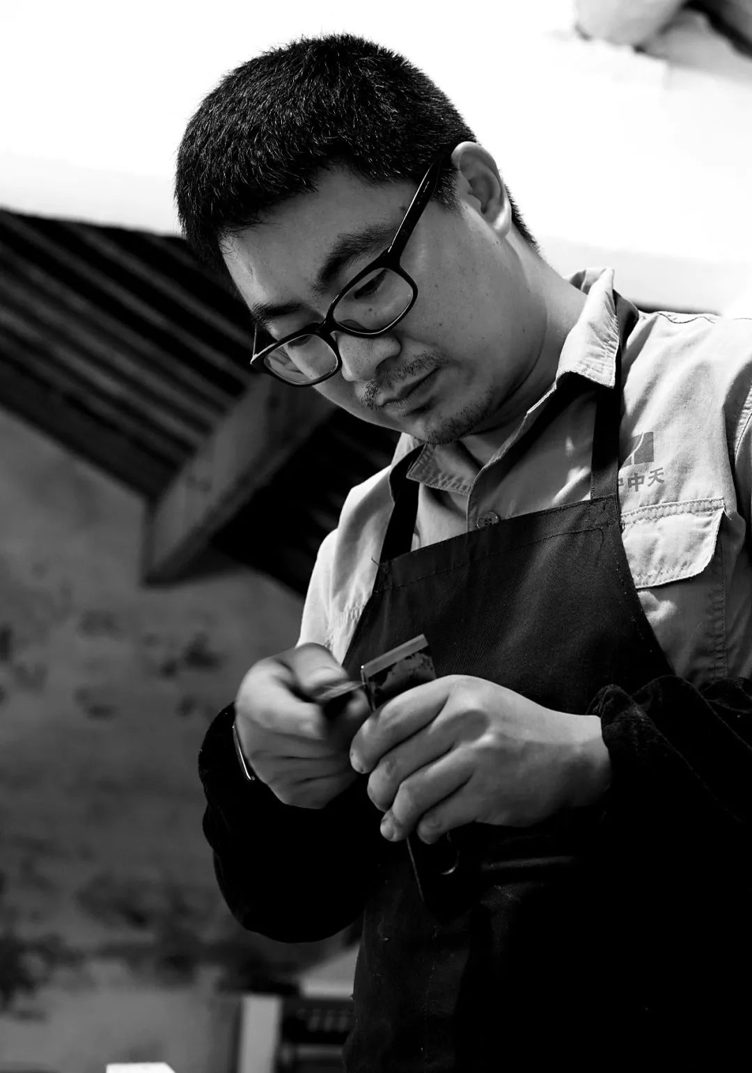 寅阳80后老木匠,请他做一只"升箩",要你1500块_施冬冬