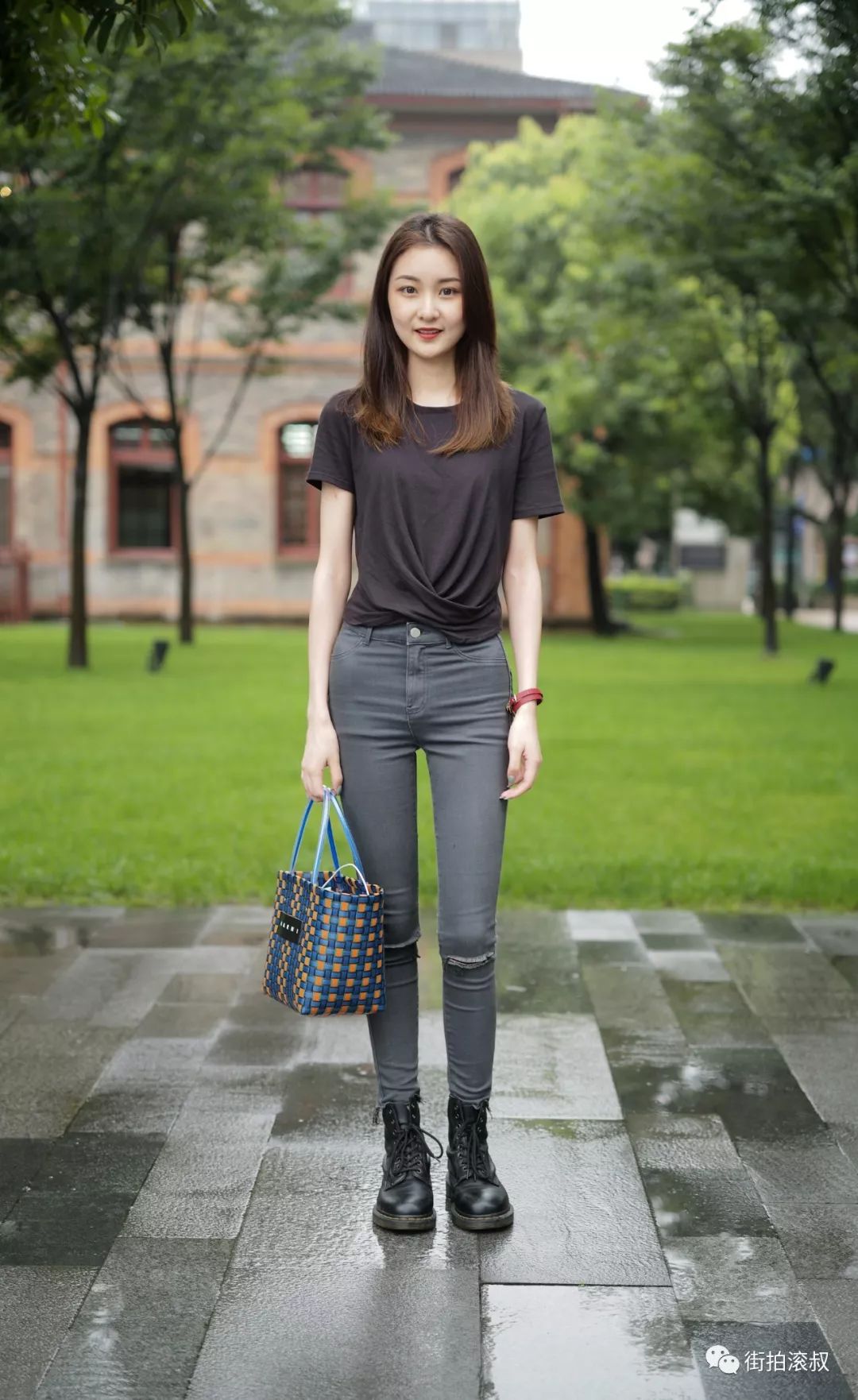 滚叔街拍雨不停歇美不停歇