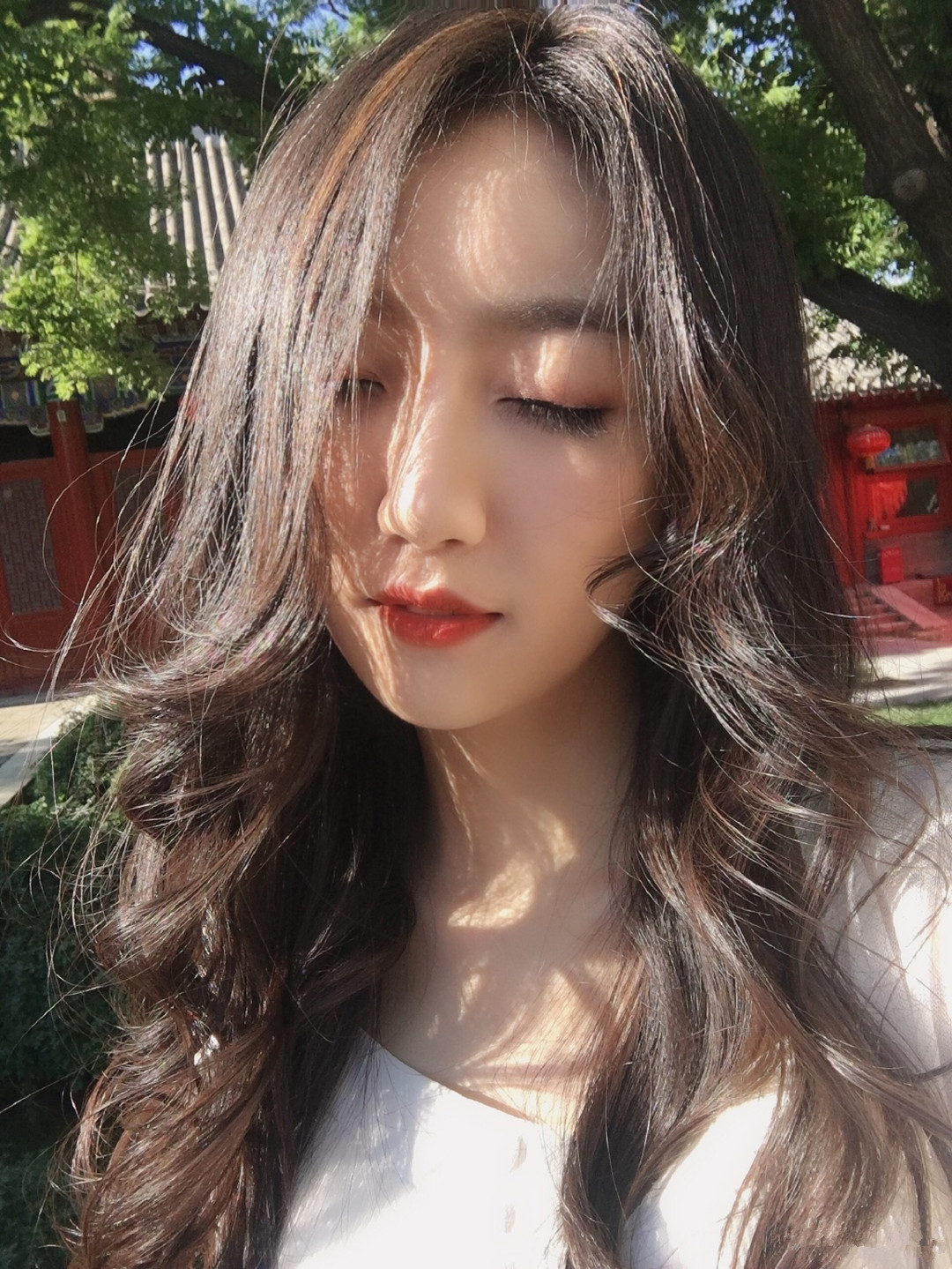 虎牙狼人杀小姐姐博弈 身材和颜值哪个好 Jy 2个都想要 圈圈