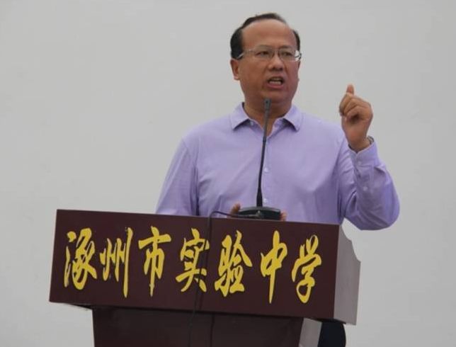 最后,王国辉校长祝贺同学们在比赛中取得的好成绩,鼓励同学们通过本次