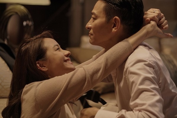 刘德华恩爱林嘉欣相逢恨晚前女友曝光是性感港女