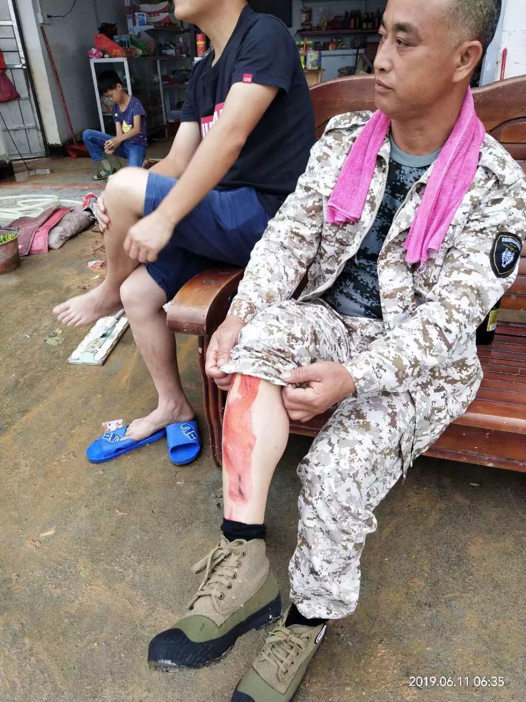 一场洪灾一次与时间的赛跑洪水无情人有情护林员李益军