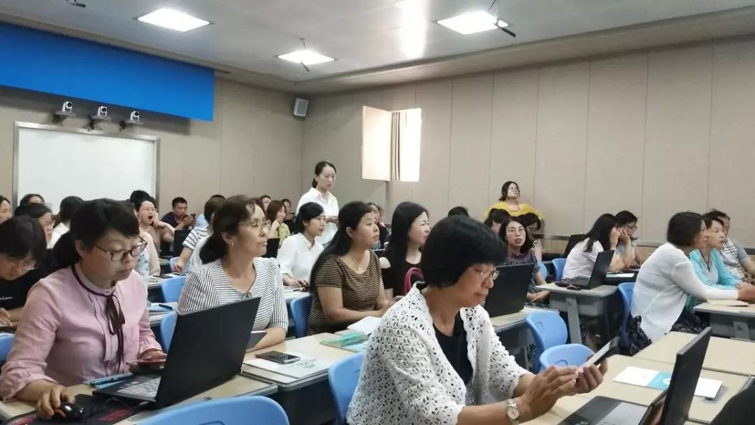 突破传统教学陕西省凤翔县纸坊中学开启混合式自主学习课堂