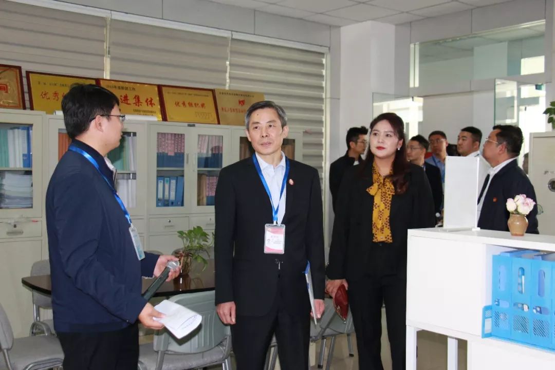 青年创业就业基金会副秘书长王松山,共青团青海省委副书记索朗德吉