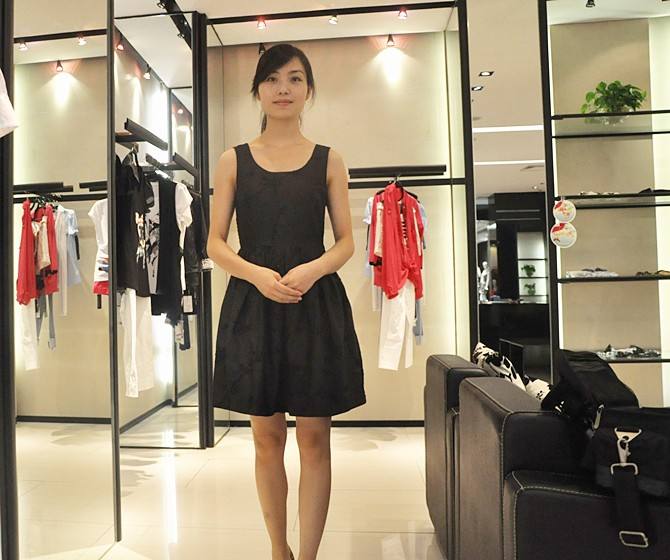 细节决定卓越一个优秀服装导购员的销售技巧分享