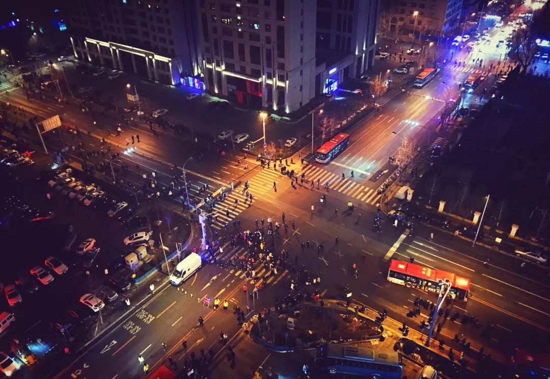 夜游+演艺：让旅途的夜晚更“有戏”！-搜狐大视野-搜狐新闻