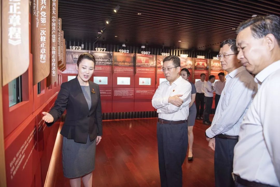 市委统战部在中共二大会址纪念馆举行主题教育专题学习会