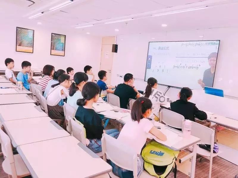 6月28,29日(周五,周六)上课时间:7月19日至7月31日新东方暑假双师课堂