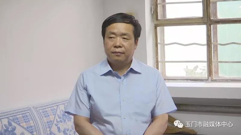 张安疆一行在玉门市委副书记,市政府市长何正军的陪同下,先后到独山子
