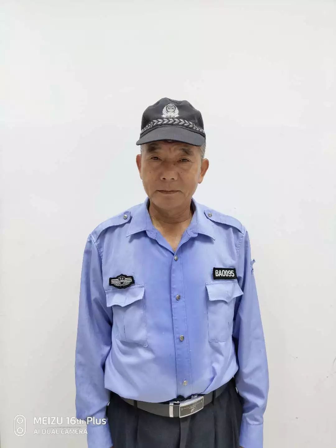 美丽永丰感谢有你给这二名保安的行为点赞迅速扑灭高龄老人家中火情