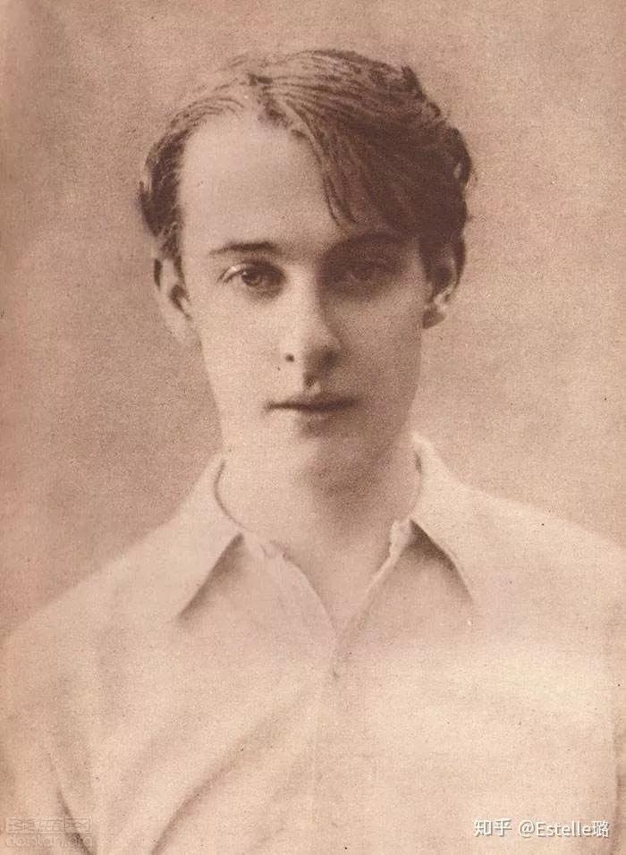 兴趣的可以看电影《王尔德和他的情人》09欧内斯特·米勒·海明威职业