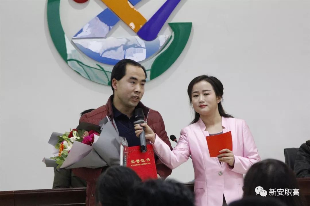 柴银霞美术部优秀教师:林琳音乐部优秀教师:刘华