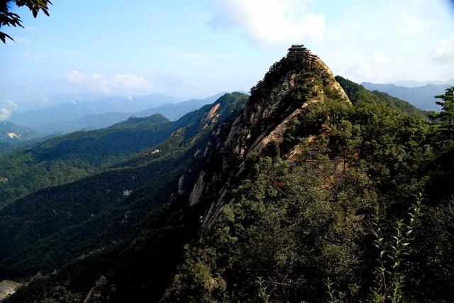 即南線以漢文化,道教文化為主,景點包括漢王寨——南天門——漢王殿