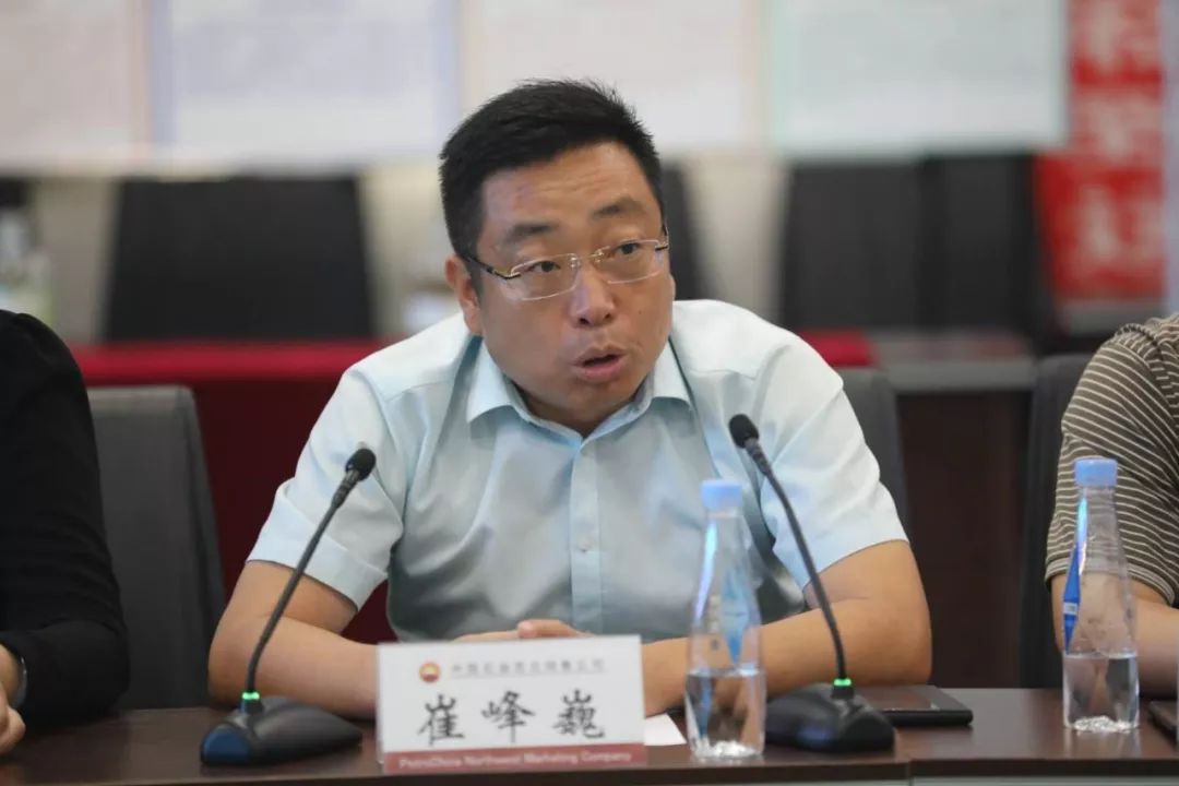 兰州市文明办主任崔峰巍在座谈会上发言