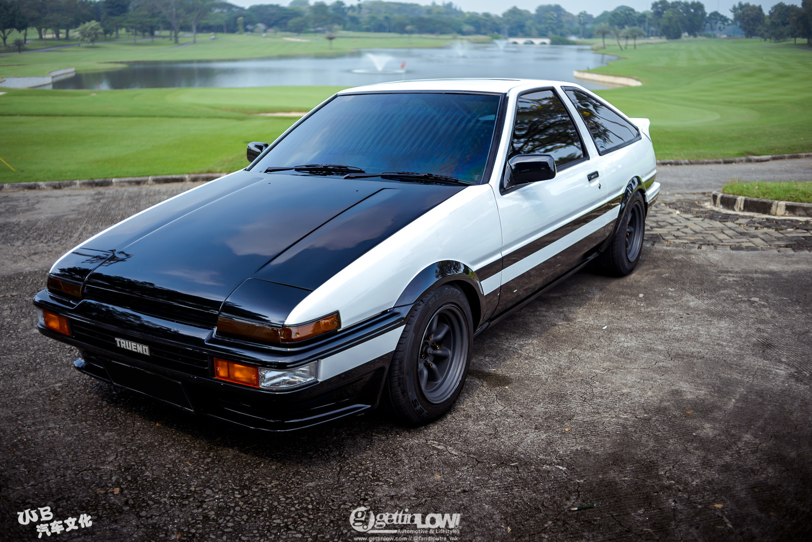 情怀贴熊猫色的toyotaae86sprintertrueno