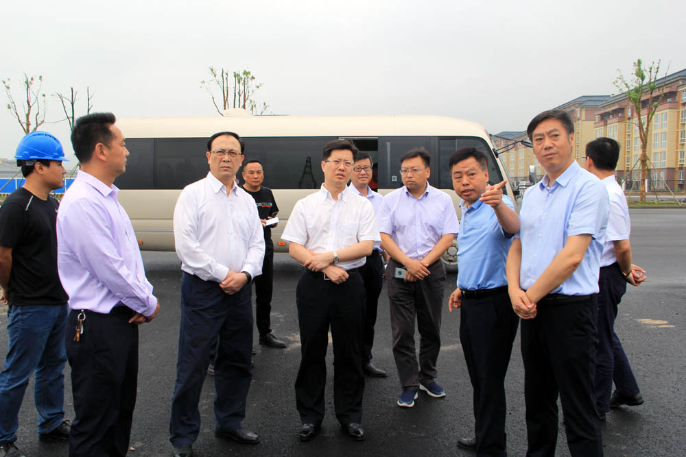 襄城新闻网讯(记者张天玥 通讯员朱明吉)6月21日,市领导郄英才,杨彪